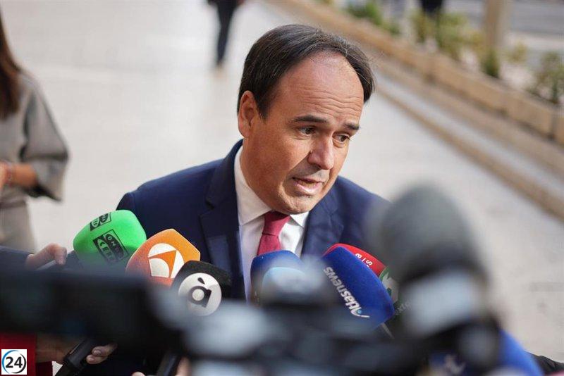 Llorca critica a Compromís por evitar el diálogo mientras apoya a Sánchez sin obtener nada a cambio.