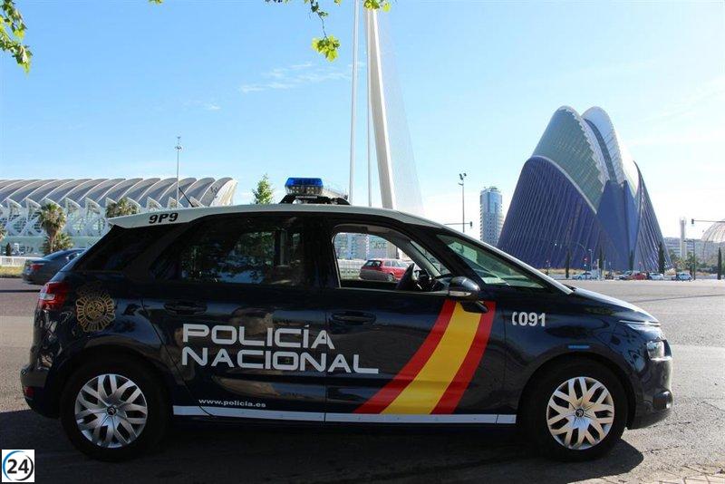 Tres profesionales del derecho arrestados en València por malversar los bienes de una anciana con alzhéimer.