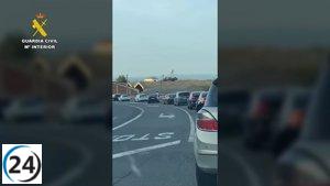 Conductor investigado por llevar pasajeros sentados en las ventanillas en Zaragoza.