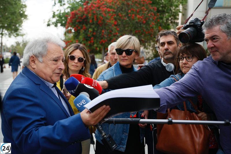 Rus insiste en su inocencia y califica todo como una pantomima.