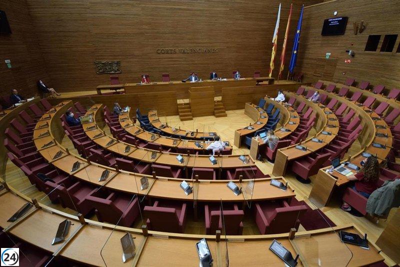 Sistema de asientos en Corts: PP en la derecha, PSPV y Compromís en la izquierda y Vox entre ambas bancadas.