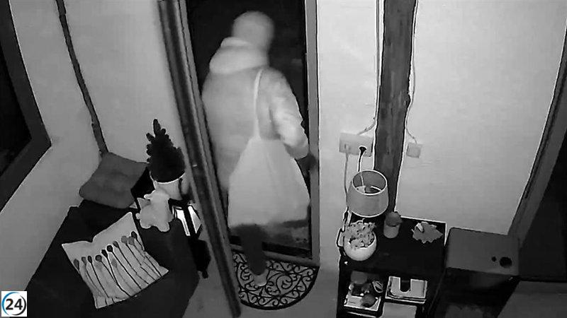 Detenido hombre acusado de 83 robos en Sagunt, incluyendo 26 en tres viviendas.