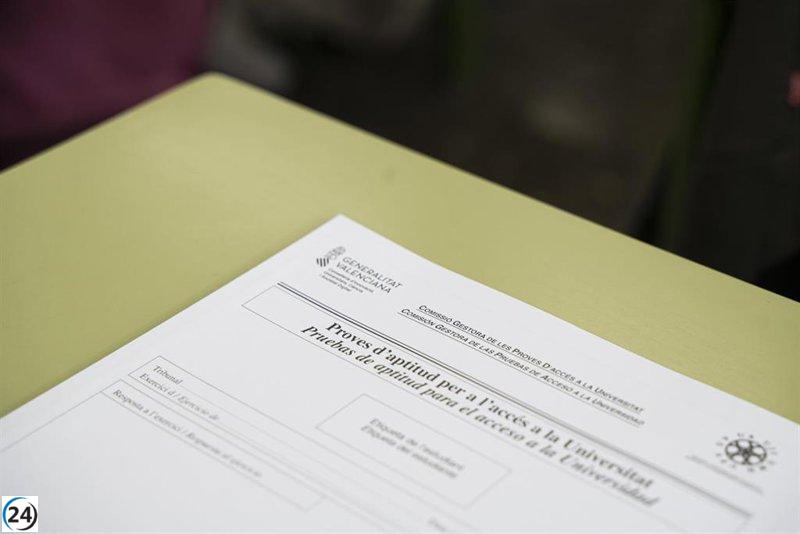 Miles de estudiantes de la Comunitat se someten a la convocatoria especial de Selectividad.