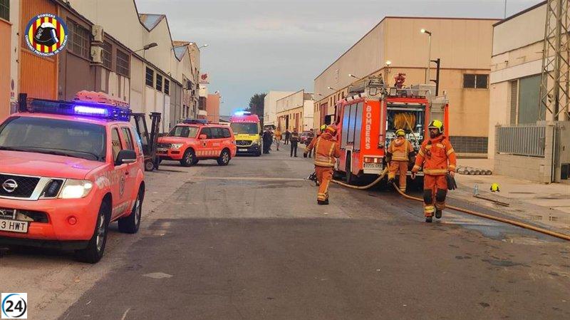 Incendio en nave de alimentos obliga evacuación en Beniparrell
