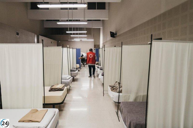 El CAES València acoge a 16 personas sin hogar buscando refugio de la lluvia.