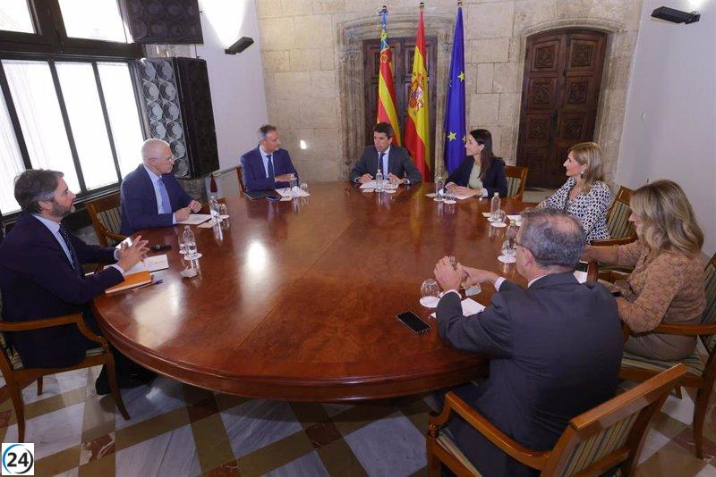 Mazón se reúne con los líderes de Ford España y Stadler para discutir la cooperación entre la Generalitat y las compañías.