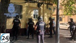 Desmantelado punto de venta de drogas y arrestadas 11 personas en Casitas Rosas, Valencia.