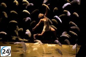 Sol Picó rinde homenaje al Paralelo barcelonés en la inauguración del ciclo de danza de Les Arts con 'Malditas Plumas'