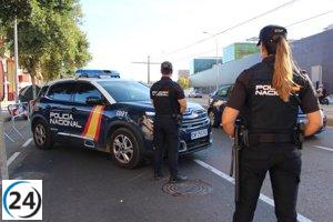 La Policía rescata a hombre de paro cardíaco en la vía pública