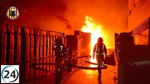 Éxito en la extinción del incendio de Potries, pero desalojos continúan