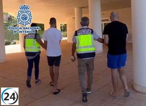 Cuatro arrestados por banda delictiva enfocada en el hurto de coches de lujo.