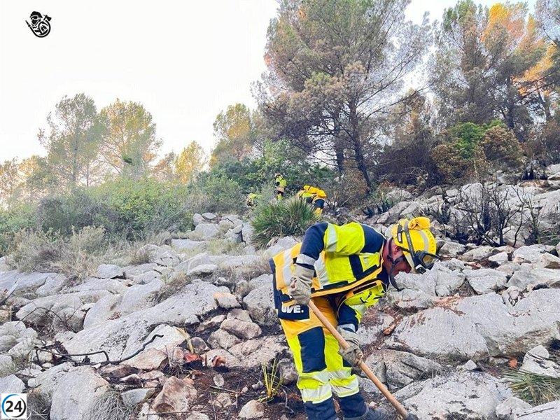 Incendio forestal en Montitxelvo controlado, bomberos continúan en la zona.