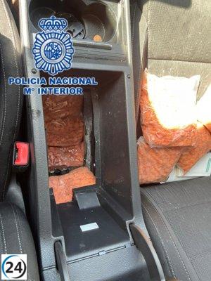 Pareja arrestada en Alicante transportando casi 38,000 pastillas de éxtasis desde Francia a Murcia.