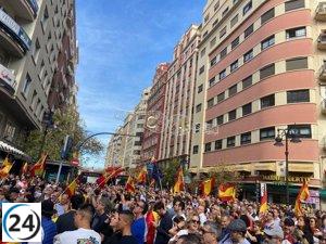 Multitudinarias manifestaciones congregan a miles de personas frente a las sedes del PSPV en València, Castelló y Alicante