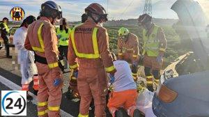 Trágico accidente en la A-7 en Picassent: un hombre fallece y otro queda gravemente herido tras colisión con dos camiones.