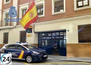 Auxiliar doméstica arrestada por robo de 8.500 euros de la caja fuerte del octogenario al que cuidaba