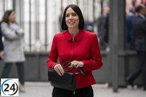 Diana Morant continua su mandato como ministra de Ciencia y amplía su responsabilidad al tomar las riendas de las Universidades.