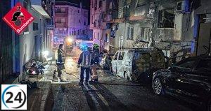 Siete personas afectadas por humo tras incendio de vehículo que se extiende a dos edificios en Banyeres de Mariola