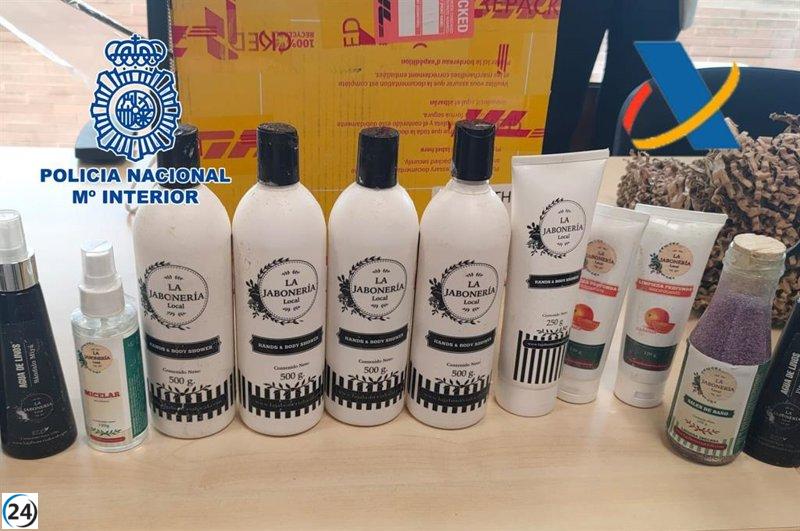 Madre e hijo detenidos en Valencia por introducir dos kilos de cocaína líquida en envases de gel