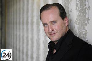 Energéticamente, Rambleta presenta la exitosa adaptación de 'Cuento de Navidad' de Dickens, protagonizado por el talentoso Fernando Cayo como el despiadado Sr. Scrooge