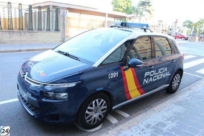 Rescatan a un menor herido tras romper un cristal en un edificio de Sagunt.