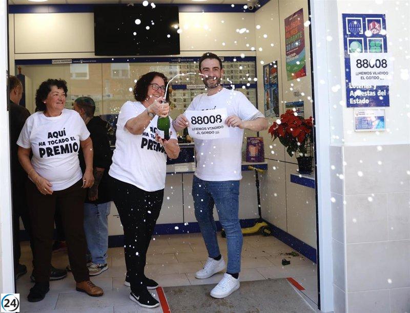 El afortunado 'Gordo' viaja por la Comunitat Valenciana portando 11 series y 55 décimos del número 88.008.