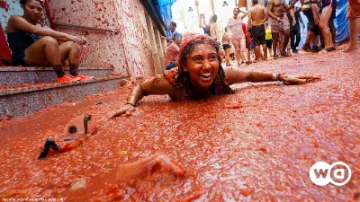 La Tomatina de Buñol, una experiencia que no puedes perderte!